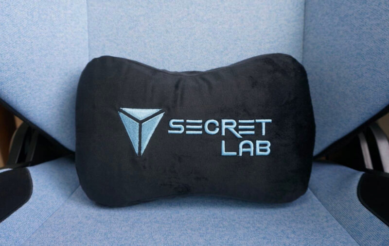 Secretlab Titan Evo 2022のヘッドレスト